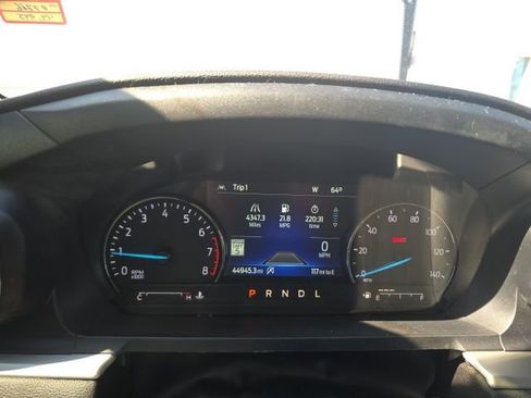 Used 2021 Ford Explorer XLT w/ Equipment Group 202A image 8