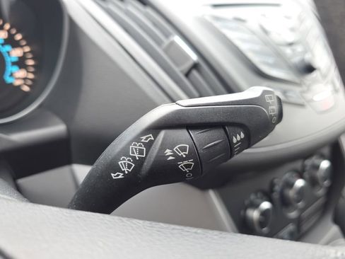 Used 2016 Ford Escape SE image 25