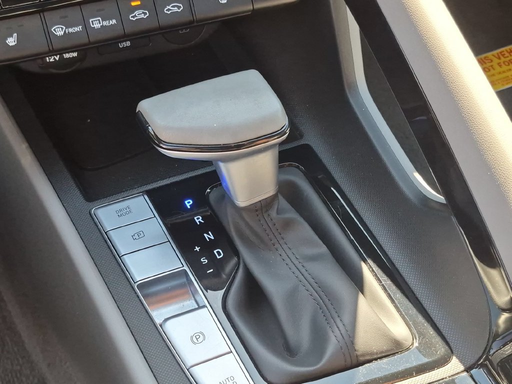 Used 2025 Hyundai Elantra SEL FWD image 20