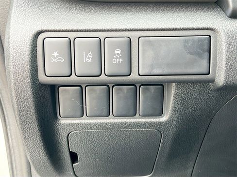 New 2025 Mitsubishi Eclipse Cross LE image 10