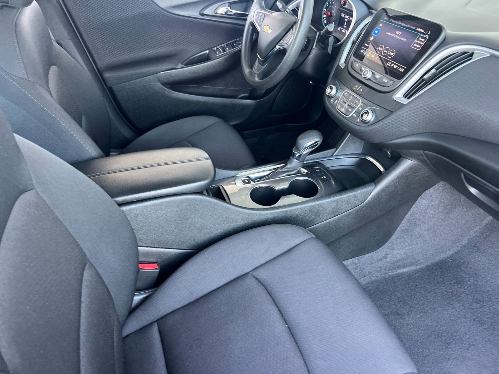 Used 2025 Chevrolet Malibu LT FWD image 15
