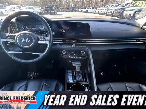 Used 2025 Hyundai Elantra Limited image 13