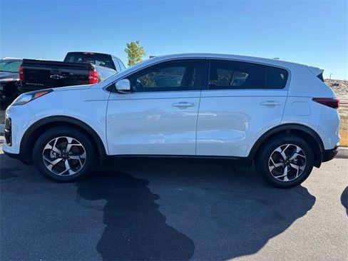 Used 2022 Kia Sportage LX image 4