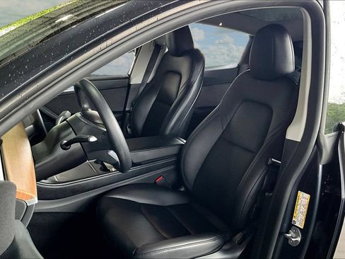 Used 2024 Tesla Model Y Long Range AWD/4WD image 20