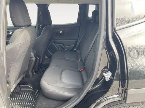 Used 2023 Jeep Renegade Latitude AWD/4WD image 13