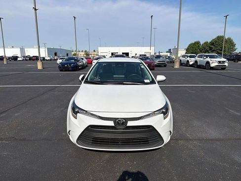 Certified 2025 Toyota Corolla LE FWD image 6