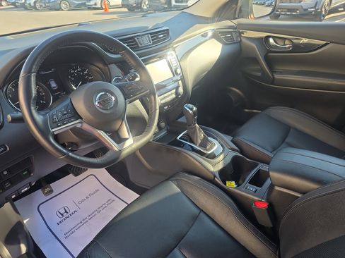 Used 2017 Nissan Rogue Sport SL w/ SL Premium Package image 10