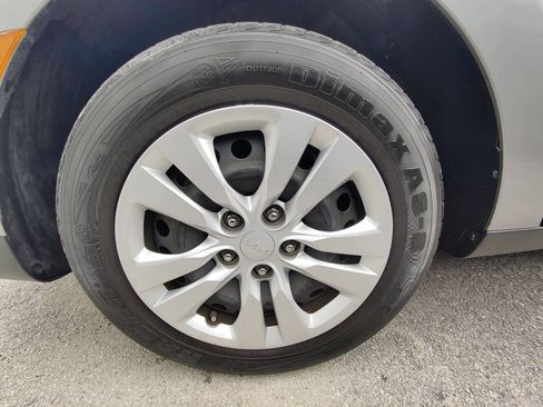 Used 2022 Kia Soul LX FWD image 25