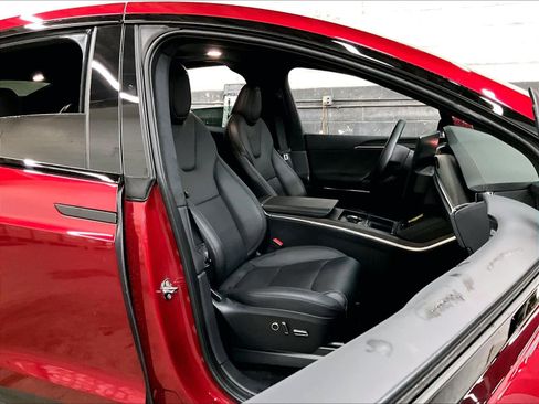 Used 2024 Tesla Model X image 10