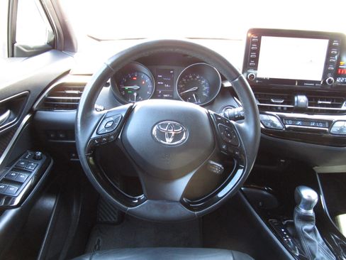 Used 2019 Toyota C-HR Limited image 10