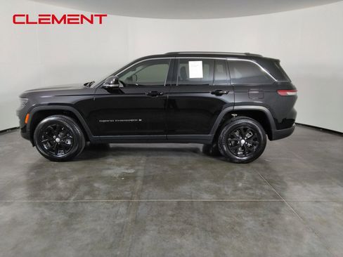 Used 2023 Jeep Grand Cherokee Limited RWD image 7