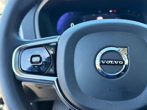 Used 2024 Volvo XC90 B5 Plus image 36