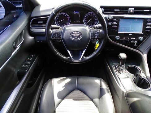 Used 2020 Toyota Camry SE FWD image 32