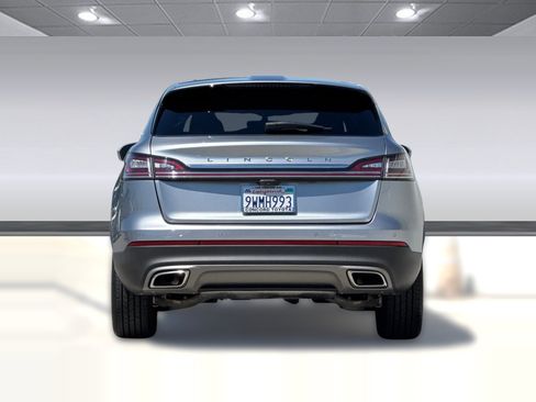 Used 2022 Lincoln Nautilus Reserve w/ Cargo Utility Package FWD image 9