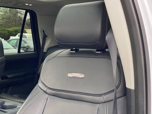 Used 2025 Ford Expedition Platinum image 22