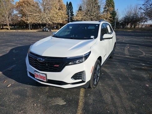 Used 2024 Chevrolet Equinox RS image 2