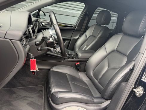 Certified 2020 Porsche Macan AWD/4WD image 11