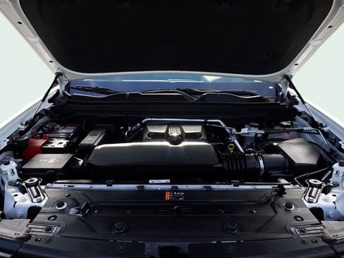 Used 2024 Chevrolet Colorado ZR2 w/ Technology Package image 11