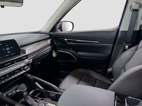 New 2025 Kia Telluride S image 25
