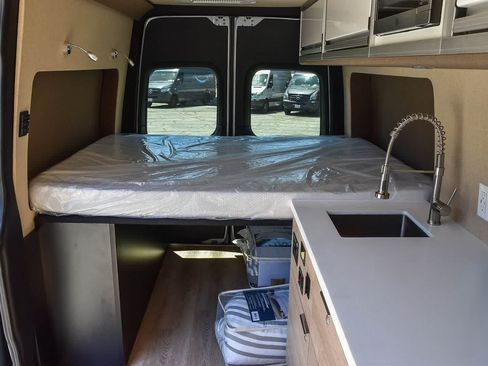 Used 2021 Mercedes-Benz Sprinter 2500 image 13