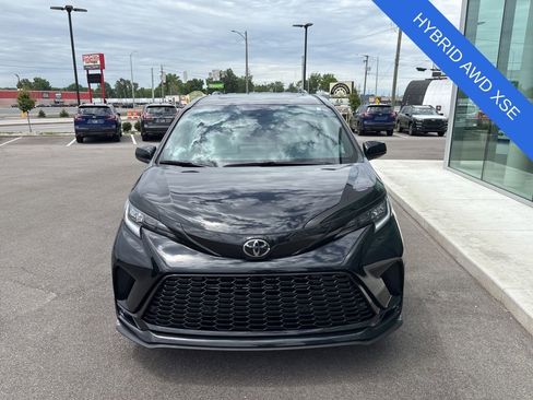 Used 2026 Toyota Sienna XSE AWD/4WD image 10