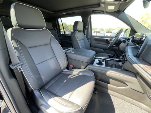 New 2026 Chevrolet Suburban Premier w/ Sun And Tow Package AWD/4WD image 30