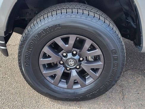 Used 2023 Toyota Tacoma SR5 w/ Technology Package image 10