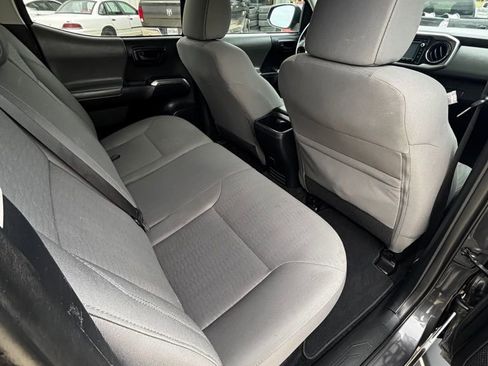 Used 2018 Toyota Tacoma SR5 image 17