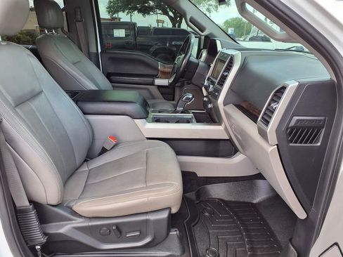 Used 2019 Ford F150 Lariat image 13