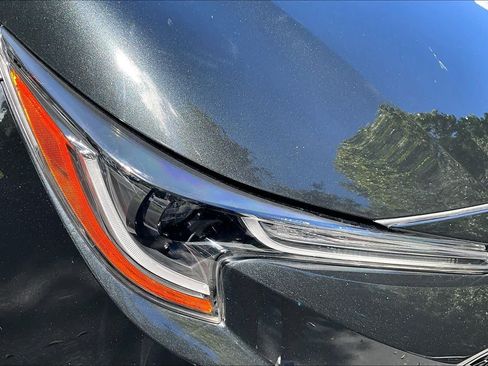 Used 2021 Toyota Corolla LE w/ Carpet Mat Package (TMS) FWD image 27
