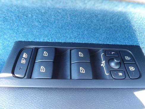 Certified 2023 Volvo C40 P8 Recharge Ultimate AWD/4WD image 14