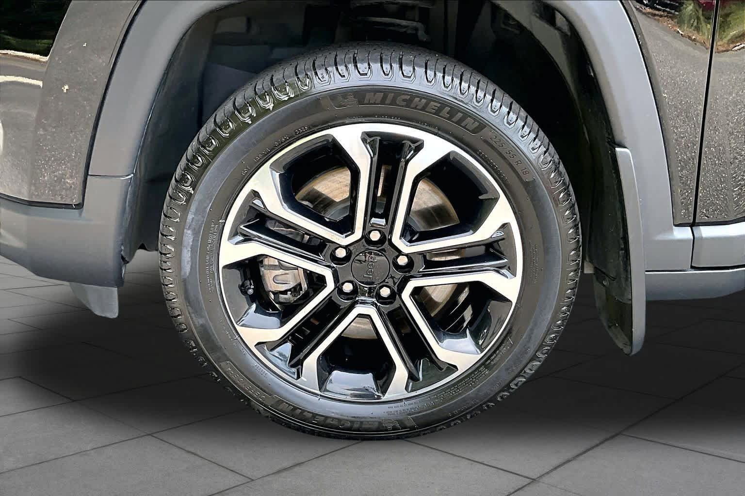 Used 2023 Jeep Compass Limited AWD/4WD image 11