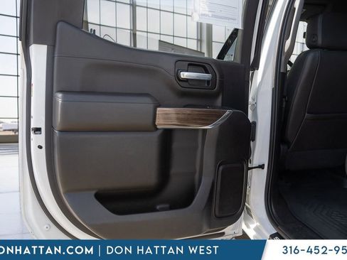 Used 2021 Chevrolet Silverado 1500 LT Trail Boss w/ Convenience Package II AWD/4WD image 22