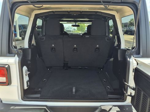 Used 2021 Jeep Wrangler Unlimited Sport AWD/4WD image 8