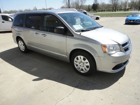 Used 2017 Dodge Grand Caravan SE w/ Power Window Group image 18