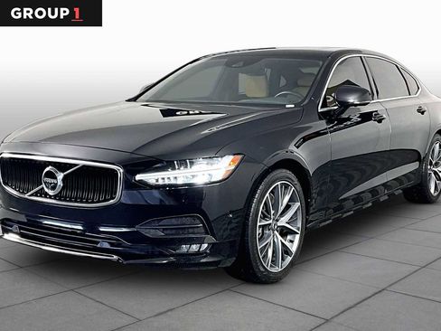 Used 2018 Volvo S90 T6 Momentum image 1
