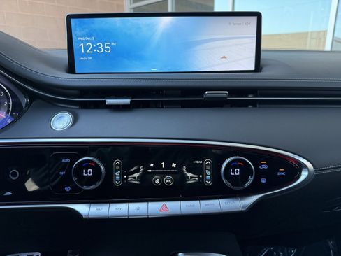 Used 2025 Genesis GV70 2.5T w/ Sport Prestige Package image 19