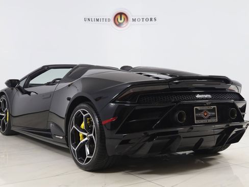 Used 2023 Lamborghini Huracan EVO image 37