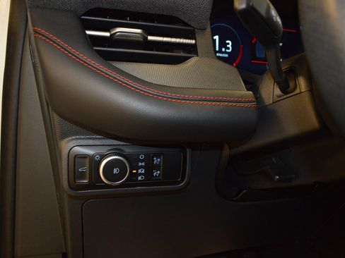 Certified 2025 Ford Explorer ST-Line image 17