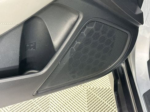 Used 2020 Subaru Outback Premium image 24