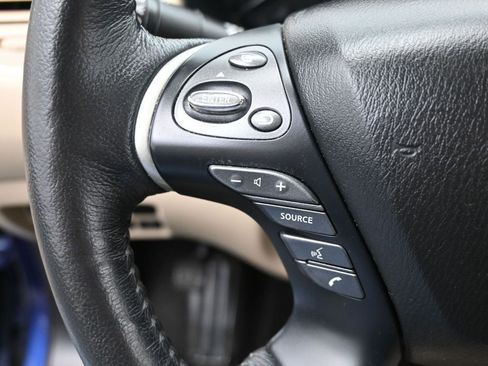 Used 2020 Nissan Pathfinder SL w/ Cargo Package image 19