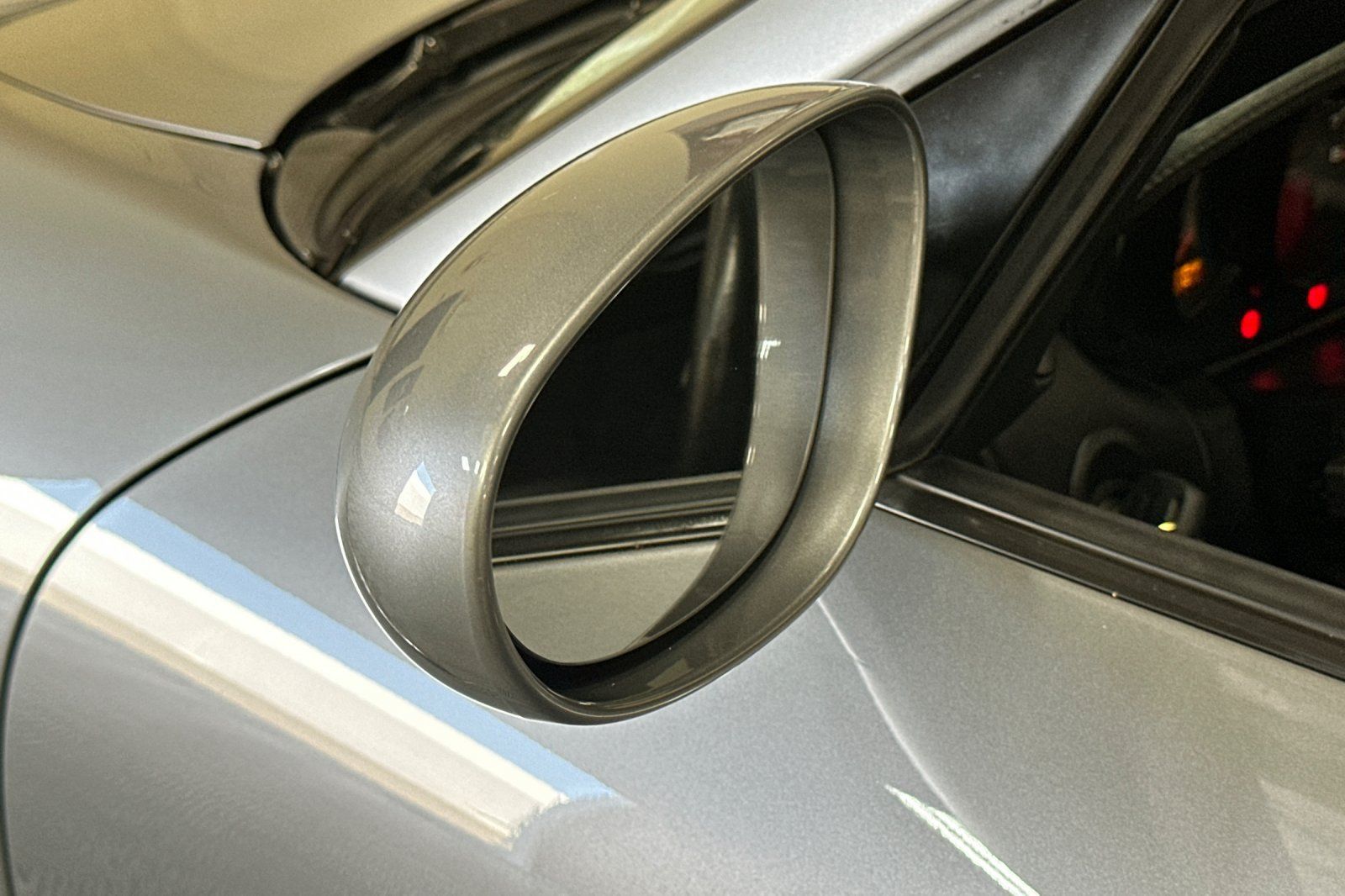 Used 2004 Porsche 911 Carrera RWD image 47