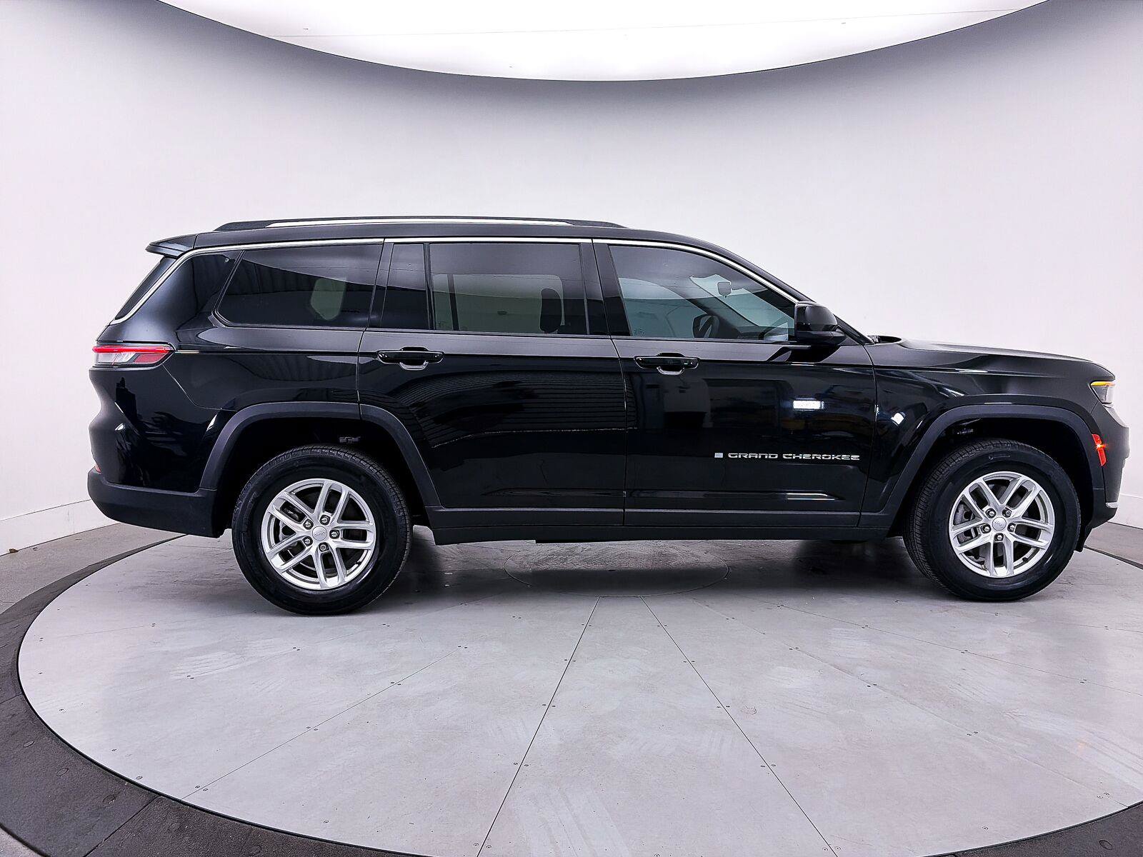 Used 2023 Jeep Grand Cherokee L Laredo w/ Luxury Tech Group I AWD/4WD image 41