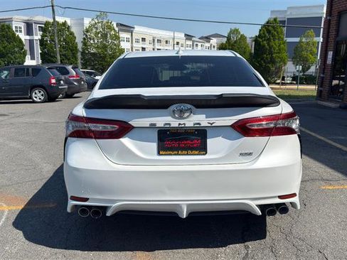 Used 2019 Toyota Camry XSE FWD image 7