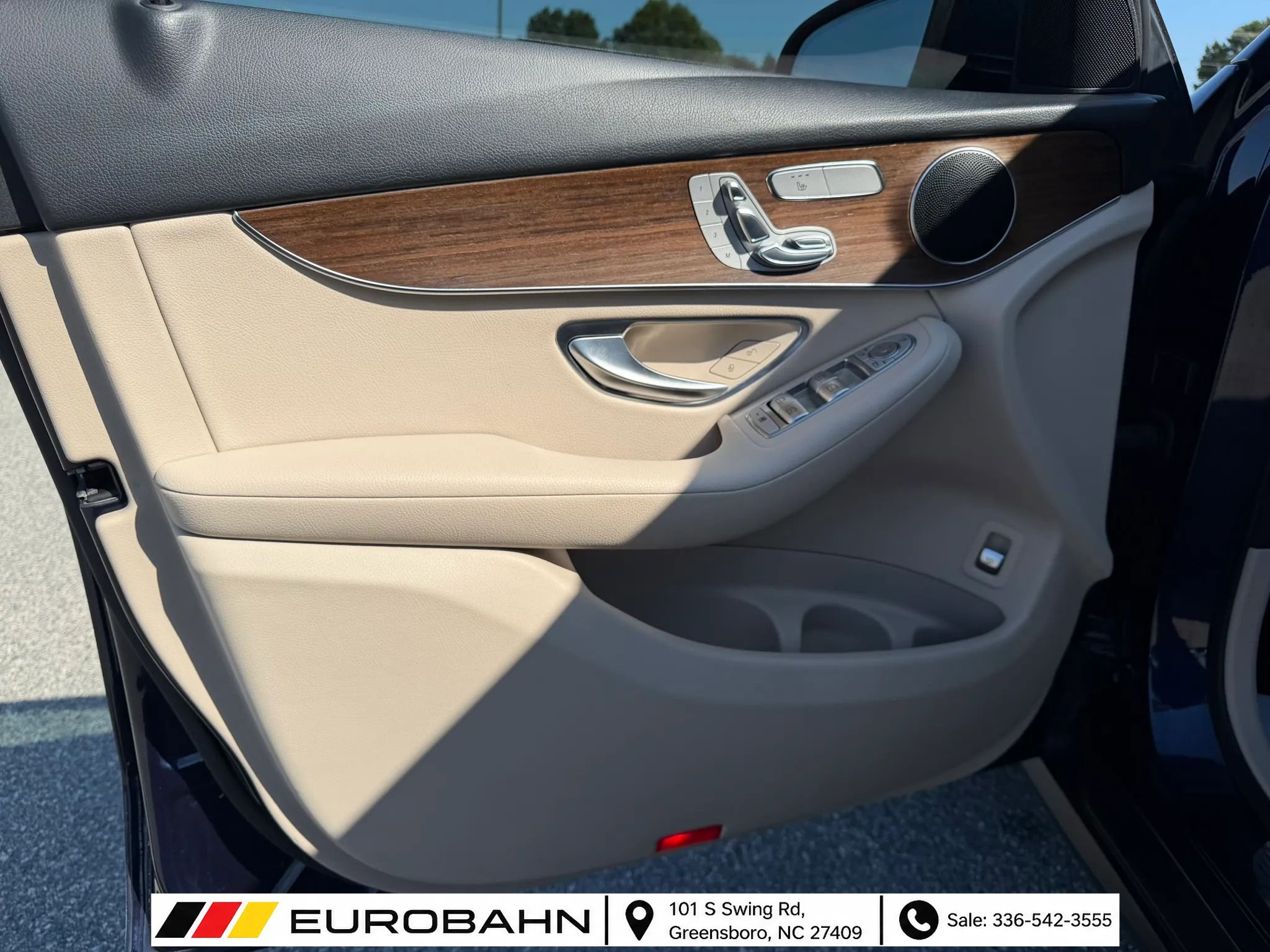 Used 2021 Mercedes-Benz GLC 300 4MATIC image 12