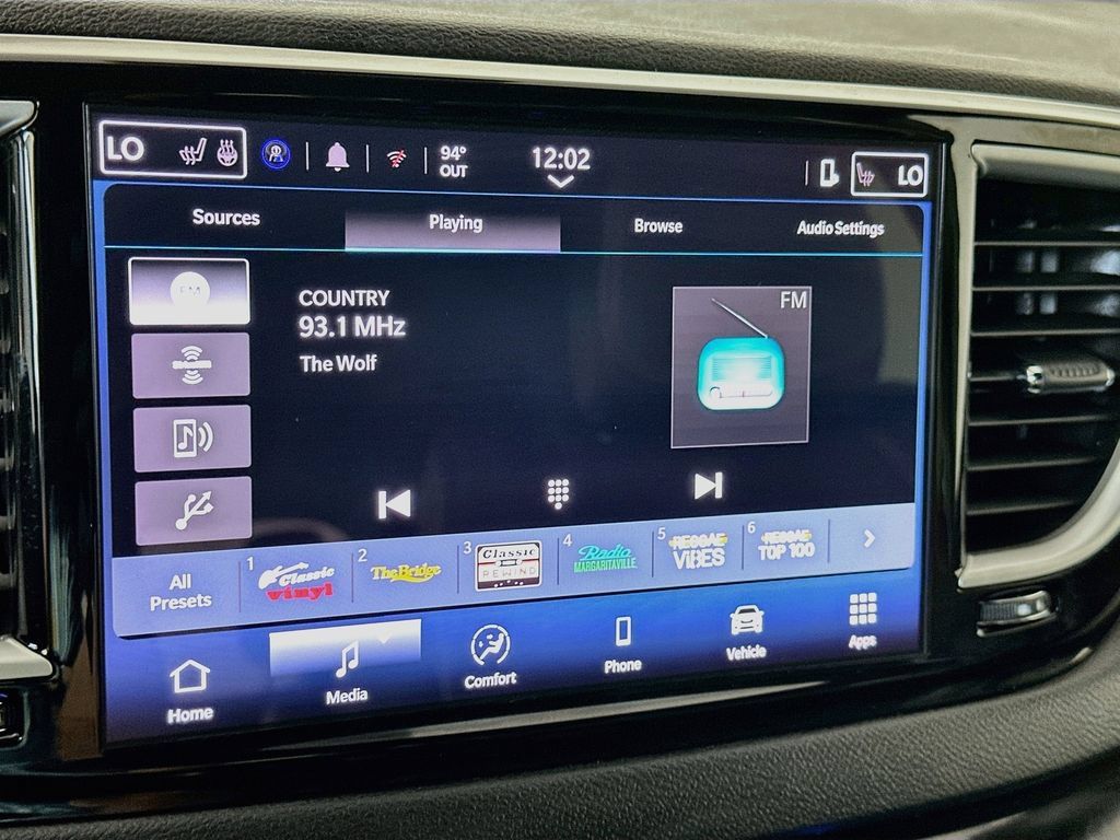 Used 2025 Chrysler Pacifica Select FWD image 17