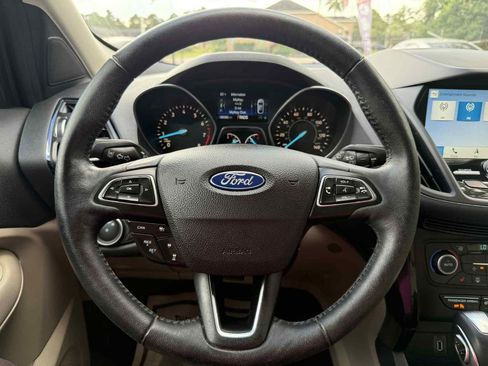 Used 2019 Ford Escape Titanium image 22