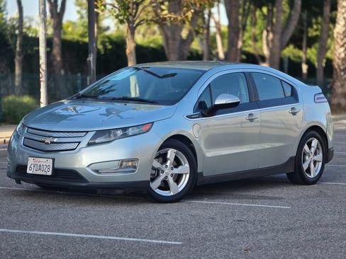 Used 2013 Chevrolet Volt FWD image 17