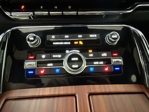 Used 2020 Lincoln Navigator Reserve w/ Luxury Package AWD/4WD image 21