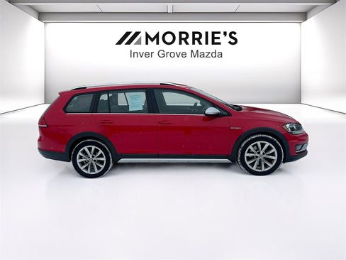 Used 2018 Volkswagen Golf Alltrack S image 4